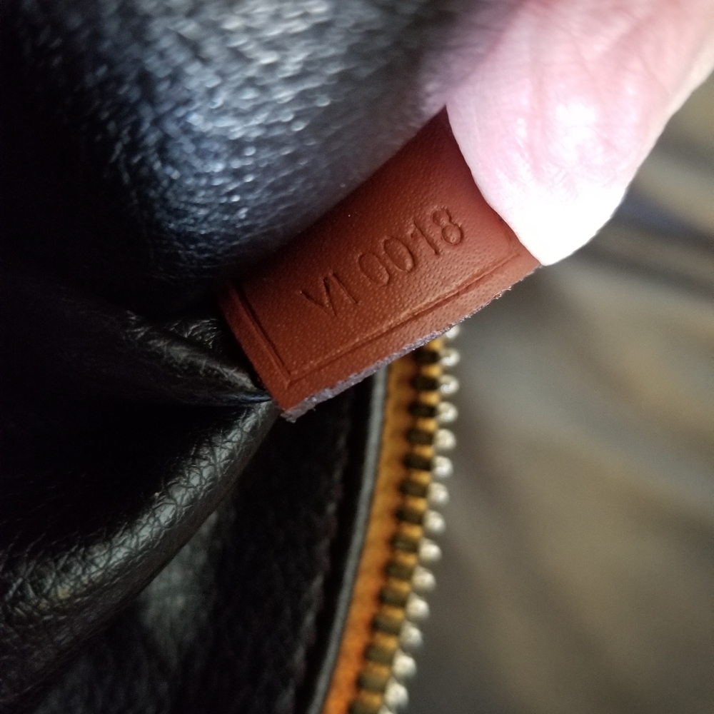 Authentic Louis Vuitton Onatah Fleur Ltd Ed. PM - Picture 11 of 16